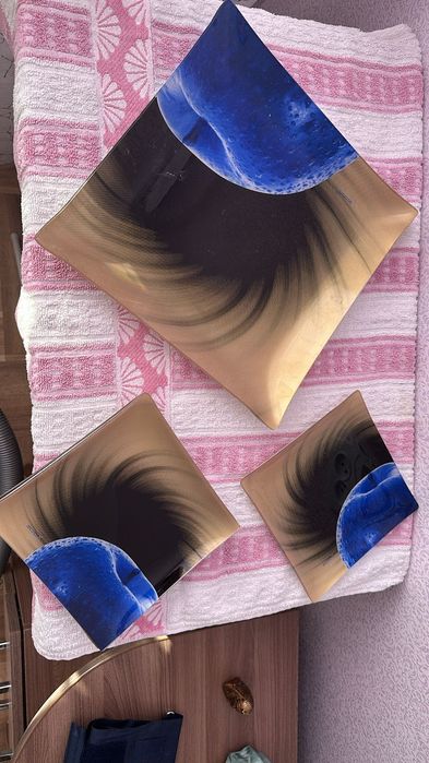 Набор тарелок и большое блюдо