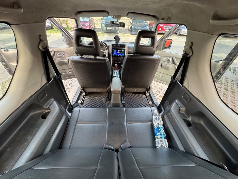 Suzuki Jimny 2011