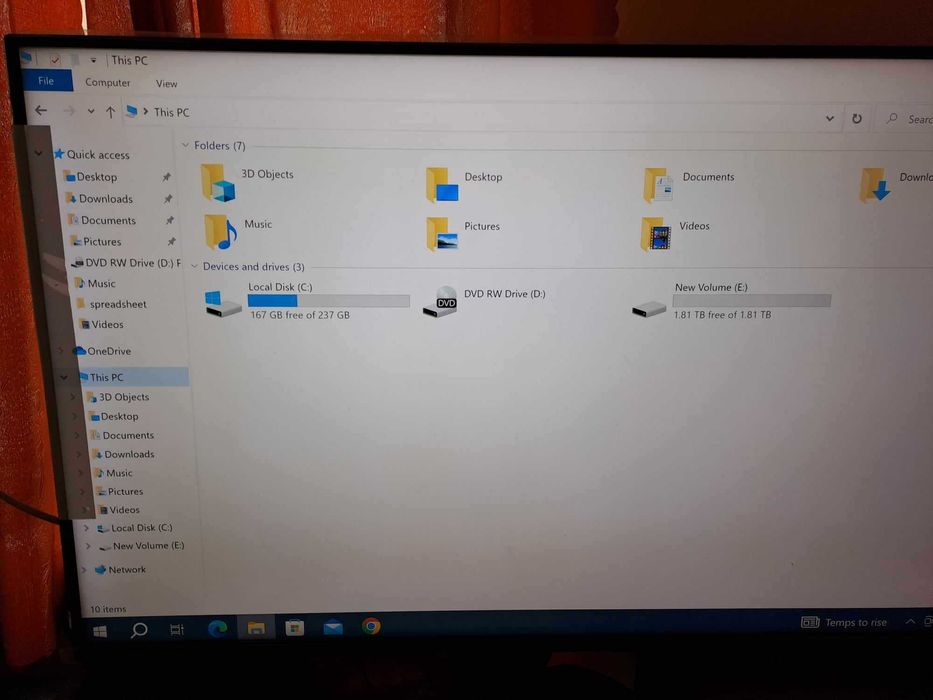 Предлагам на вниманието ви мощен настолен компютър на изгодна цена.