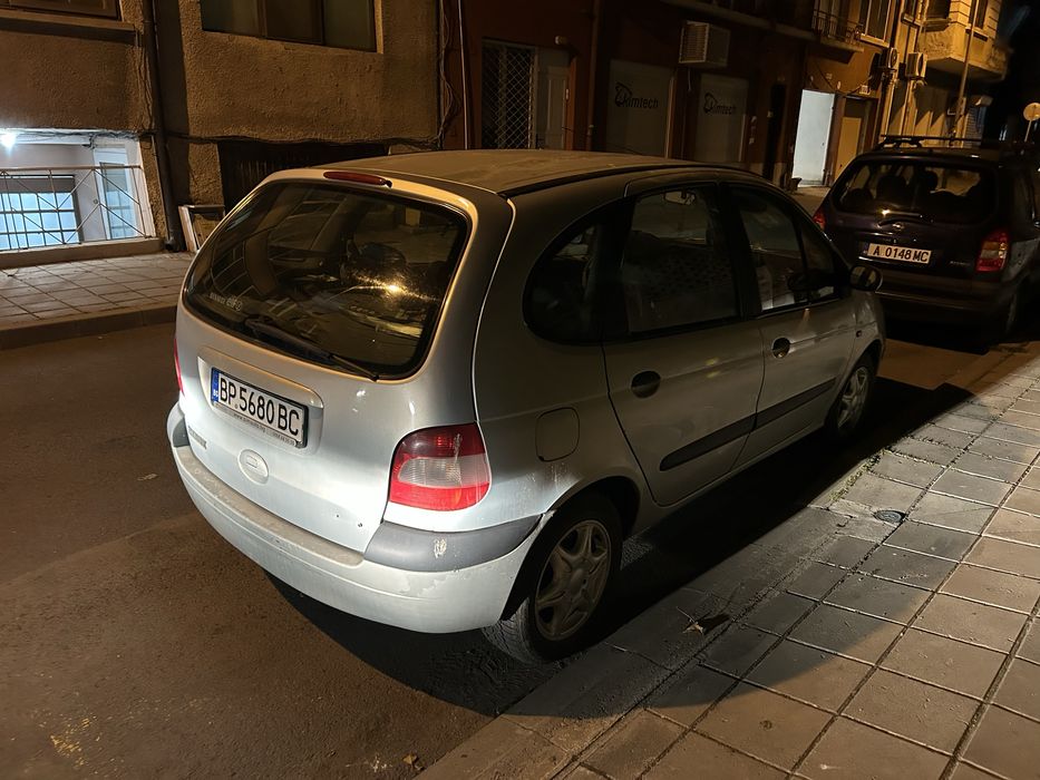 Подавам: рено меган/сценик на части или цяло