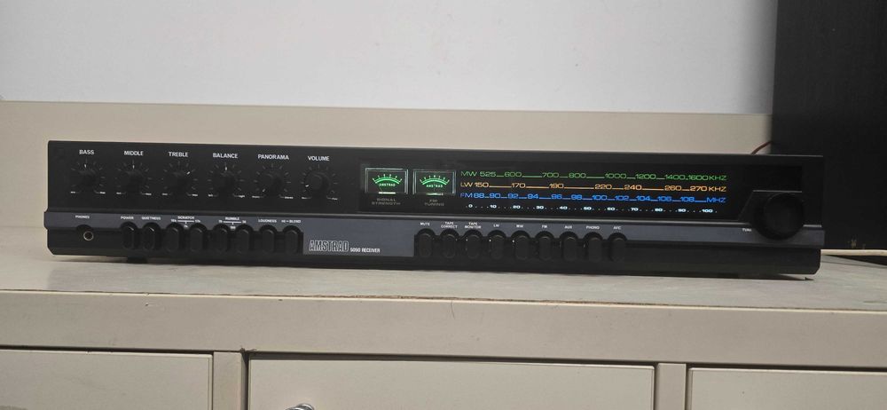 Receiver vintage Amstrad 5050
