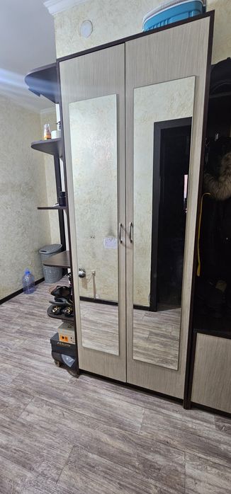 Продам прихожую.