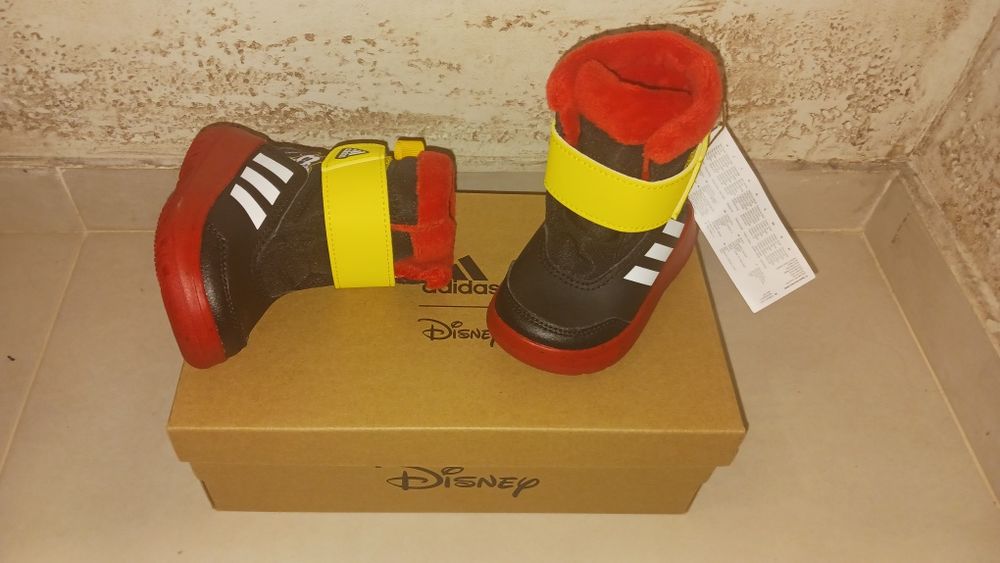 Нови! Ботуши ADIDAS 19 номер