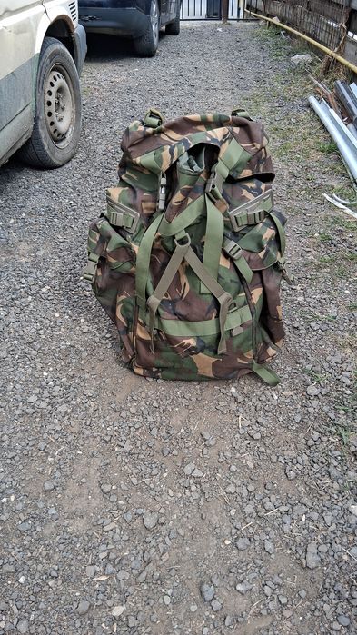 Vănd Rucsac de Armata, volum extra+, în stare foarte bună  de utilizar