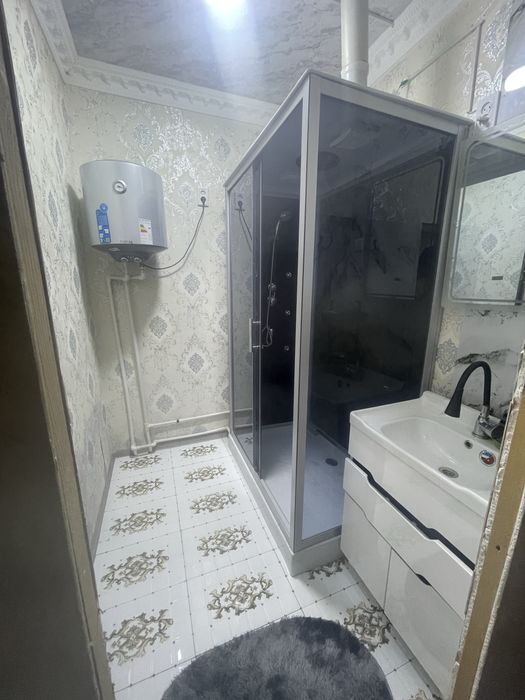 Uy Yangiyolda joylashgan