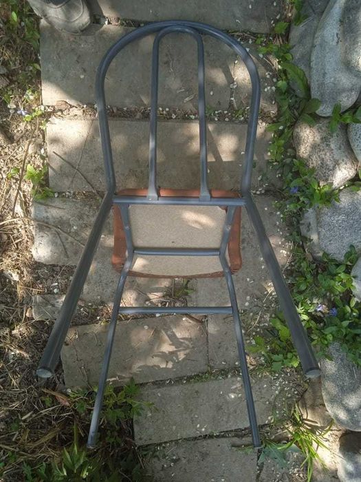 стул почти новый