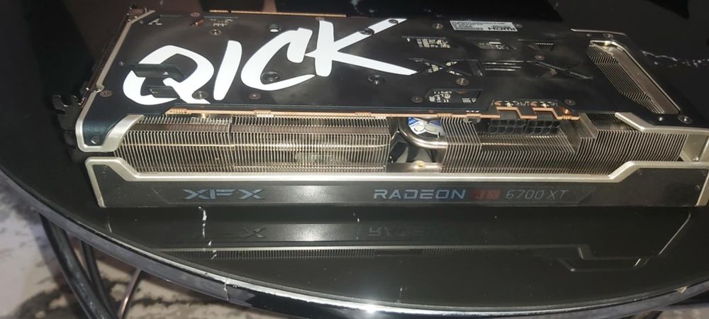 Vand placa video rx 6700 xt 12 gb