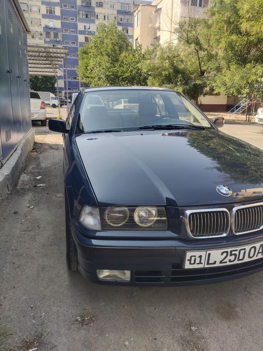 BMW I318 1.8 продается