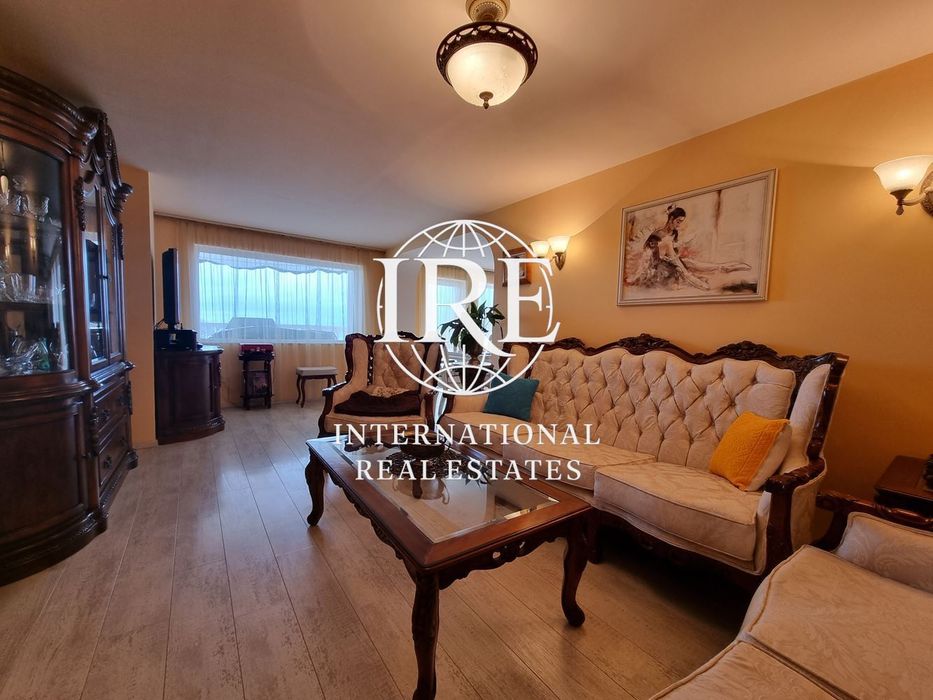 International Real Estates (IRE) представя: Забележителен дом, с басе