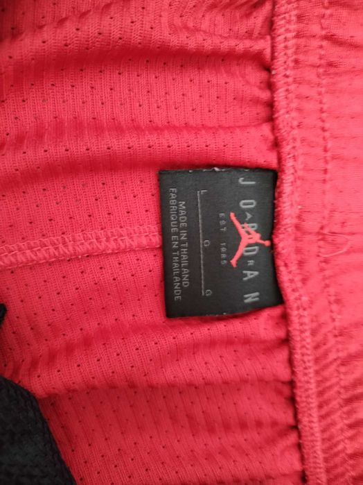 Продавам къси панталони Jordan