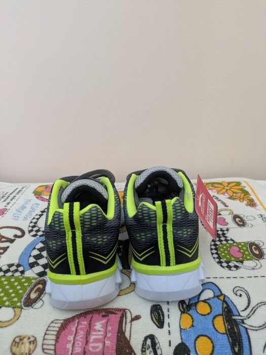 Slazenger светещи  маратонки за момче ,  29 номер