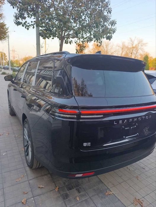 Leapmotor C16 Гибрид Restyling 3 поз фулл! 2025г! Черный/ Оранжевый!