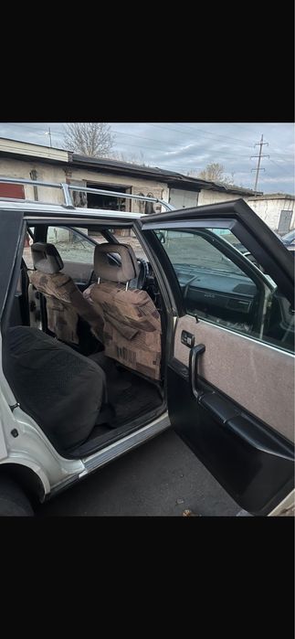 Легковая машина Ауди 100