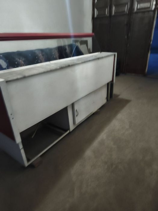 Zudlik bilan xolodilnik vitrina uchun