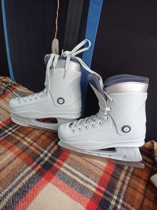 Patine Noi - Oxelo,Impecabile . Mărimea - 36.Pret-200 de Lei.