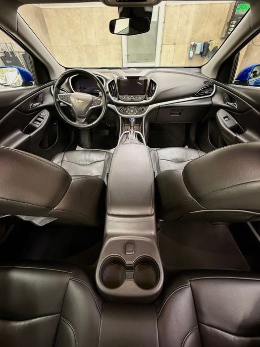 Chevrolet volt 2017 18kwh plug in hybrid 100km electric