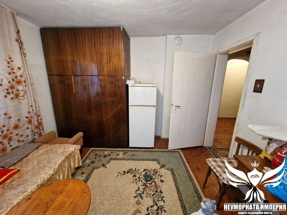 Продавам тристаен 72кв с 1/2партер и 1/2двор в Асеновград, Долни Воден