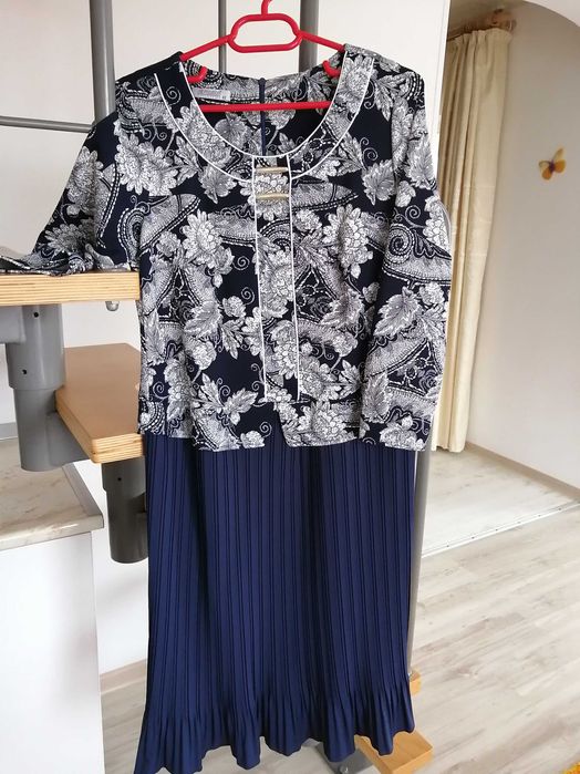 Rochie dama, mărimea 42-44, lungime medie, noua, nepurtata.