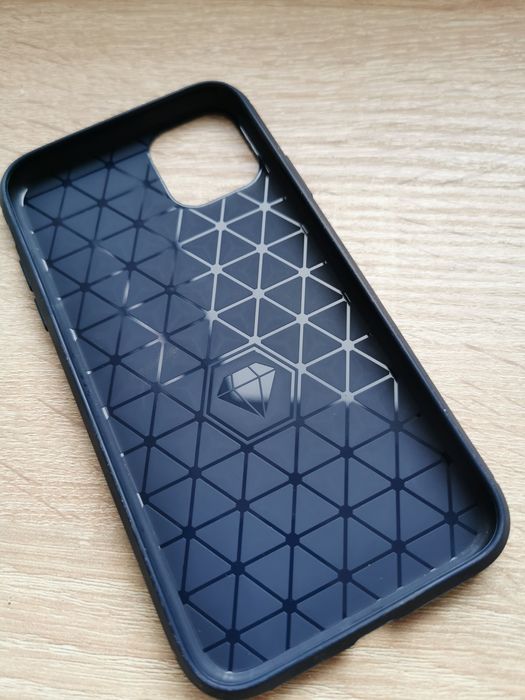 Кейсове Nillkin и други за iPhone 11