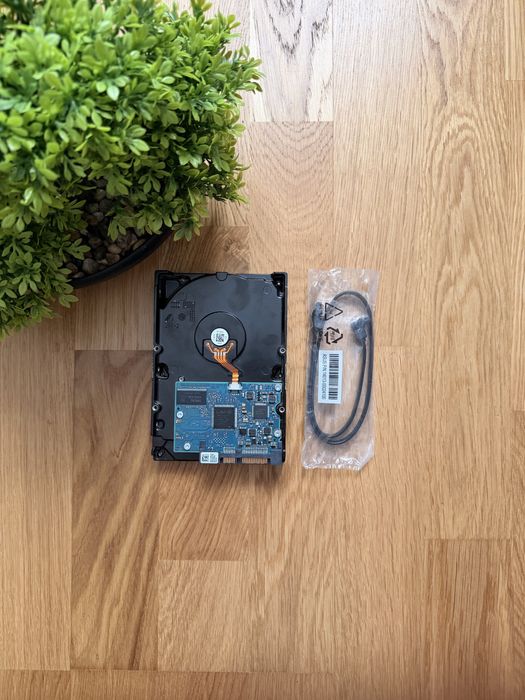 HDD 1TB + cablu SATA