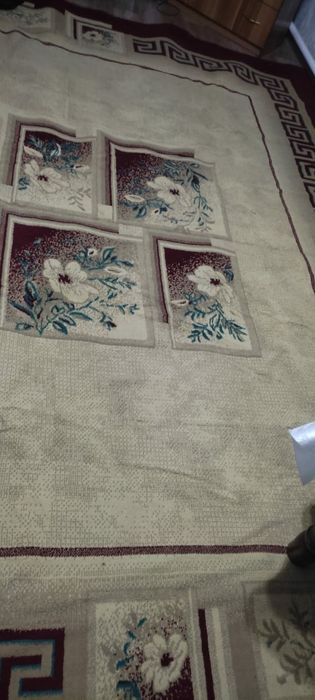 Ковер б/у в хорошем состояний