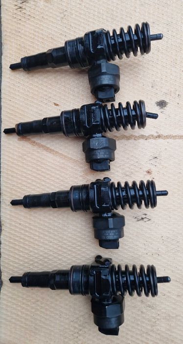 Vand injectoare VW passat , AudiSeatSkoda 1.9 tdi 038130073F AJM,115cp