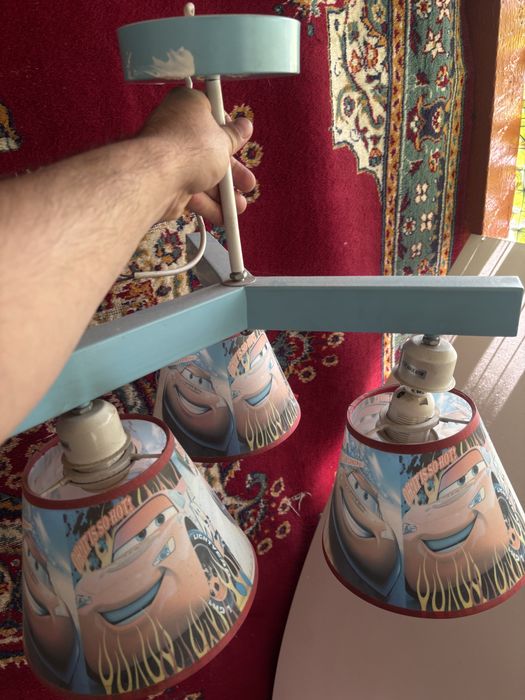 Продам люстру в детскую