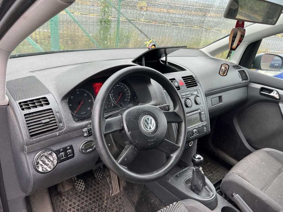 Dezmembrez VW Touran 2.0 TDI 140 cai BMM