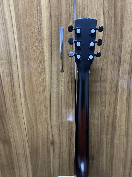 Cort gitara sotiladi