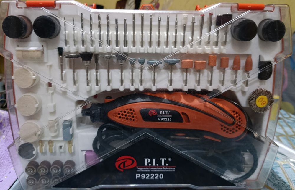 Продам гравёр с насадками