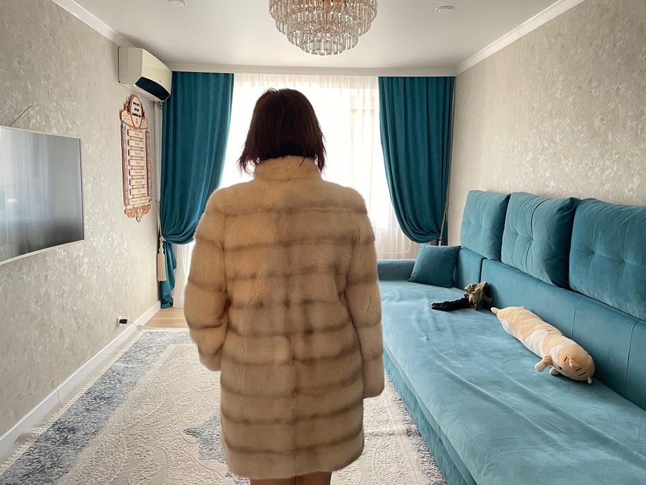 Продам шубу норковую