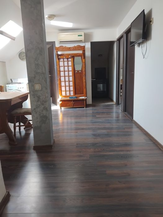 Închiriez  camera  la casa