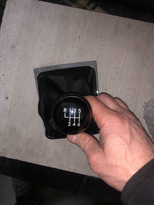Nuca schimbator VW Passat B6 cu manson si rama cromata  5 sau 6 trepte