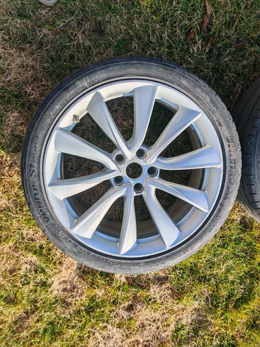 Set roti 19 inch tesla model 3