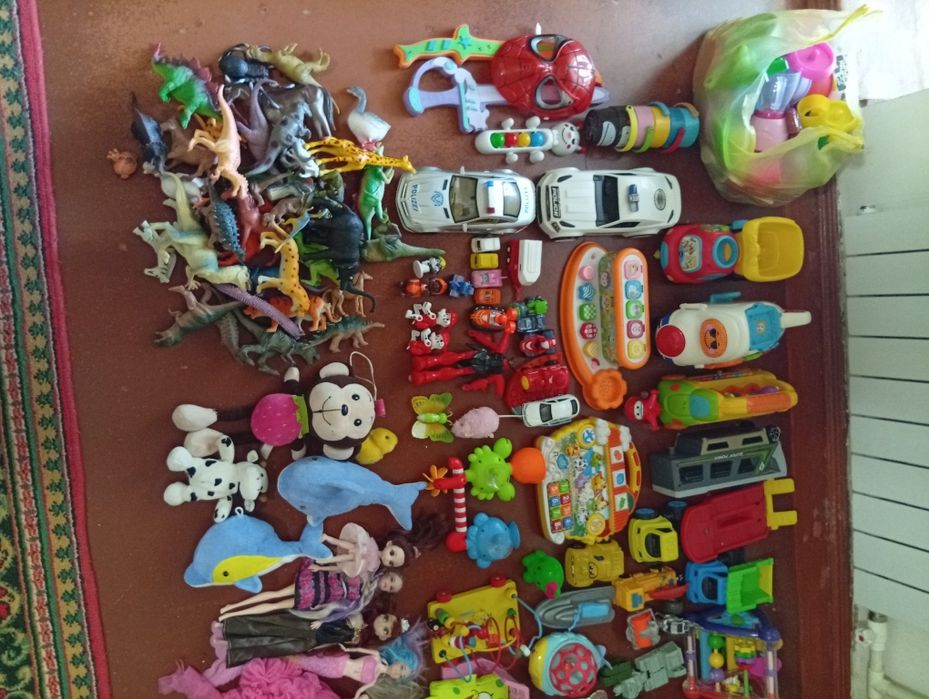 Детские игрушки .