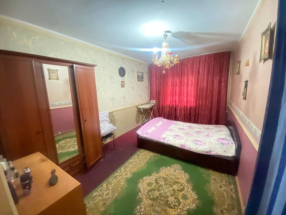 Продаётся 3-х комнатная. Космонавт, Ражабий