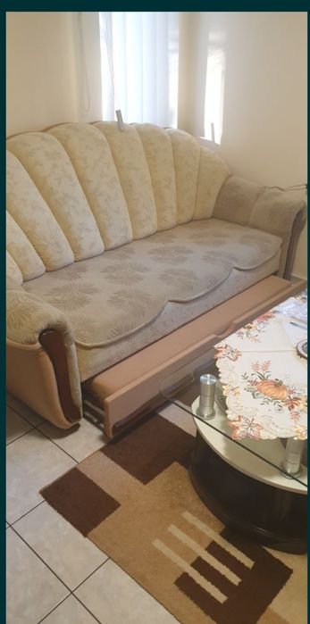 Sunt disponibile următoarele produse de mobilier