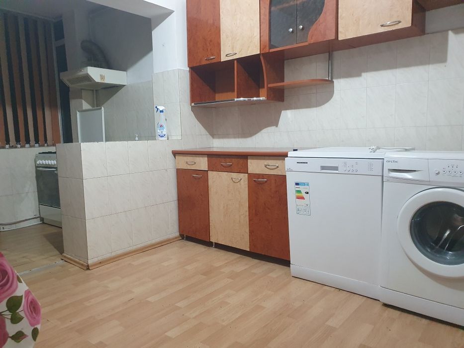 Închiriez apartament spațios