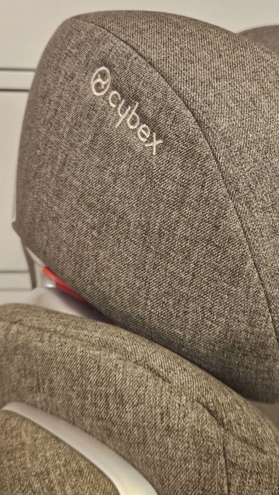 Vând scaun auto Cybex Solution q3  fix plus