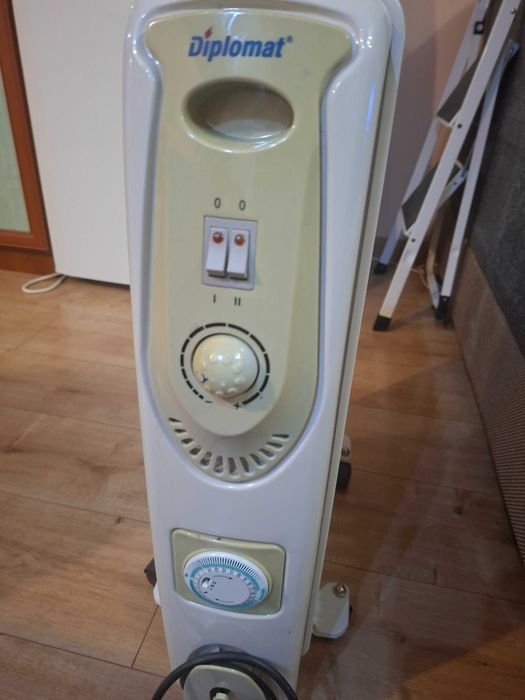 Маслен радиатор Diplomat DPL-OFR2514Т, 2500 W