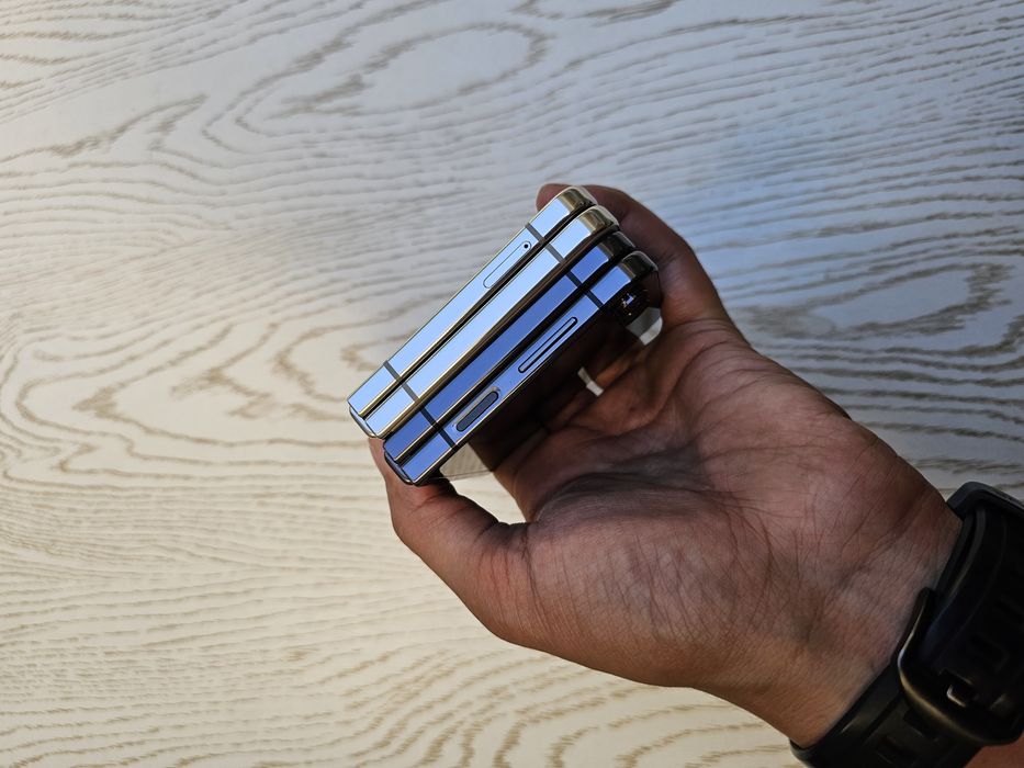 Samsung Galaxy Z Flip 5 (256 GB). Snapdragon 1 sim + e sim bor