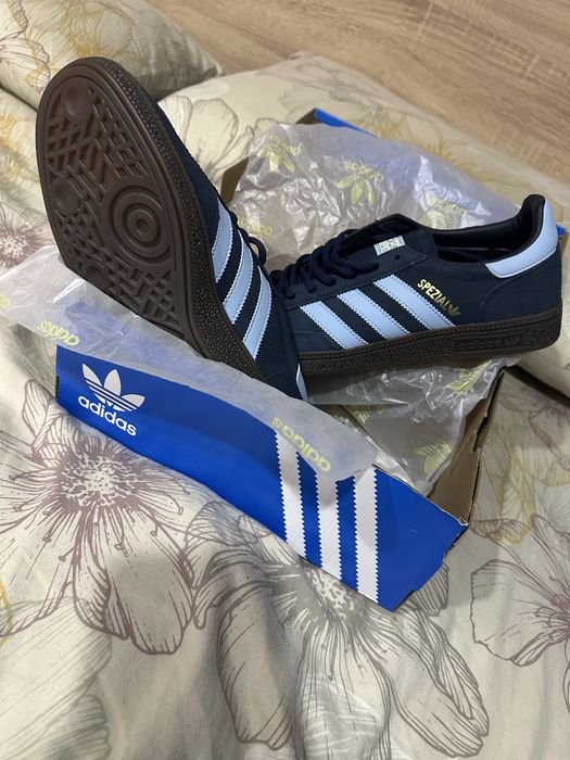 Adidas    SPEZIAL