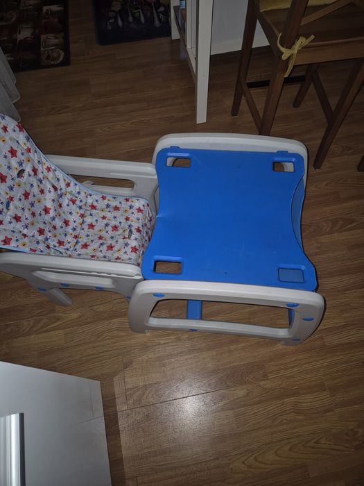 Vand scaunel si masa  copil