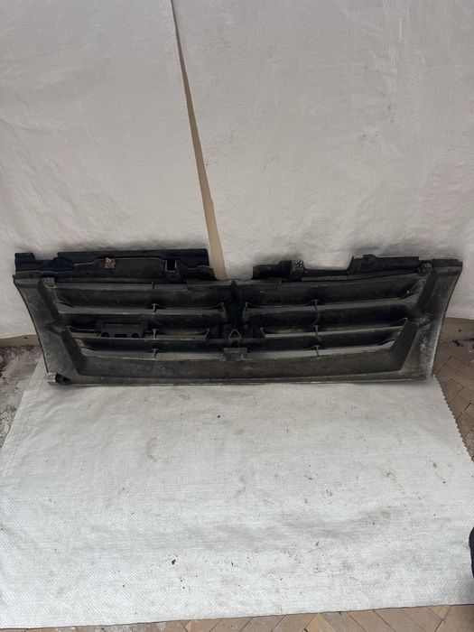 Оригинална решетка Мицубиши Паджеро Mitsubishi Pajero