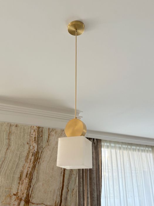 Висящо модерно осветително тяло - полилей от естествен мрамор