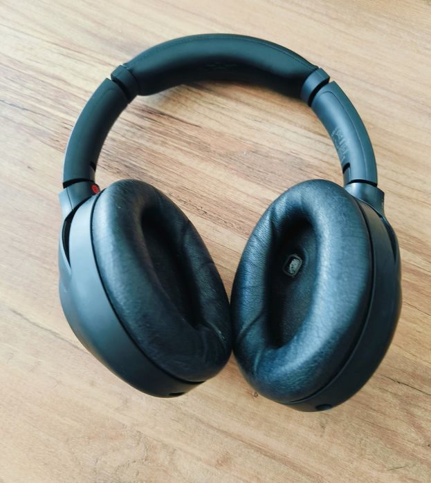 Căști wireless Sony WH-1000XM4 izolare fonica.

Sound quality: foarte bun