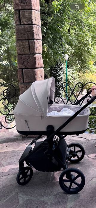 Продается коляска Carrello Ultra 2 в 1
