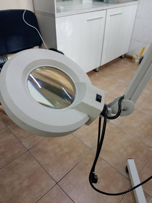 Лампа-лупа для косметолога