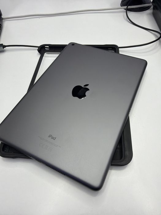 Ipad 9th gen 64Gb ca Noua cu MDM cititi descrierea