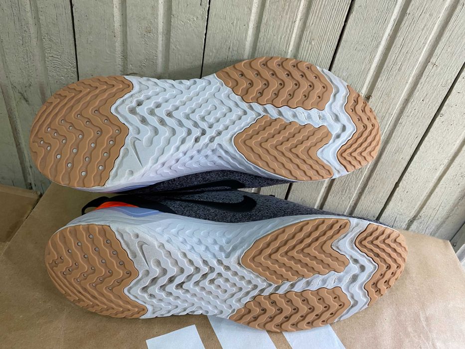 ''Nike Odyssey React''оригинални маратонки 37.5 номер